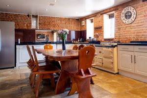 Kitchen- click for photo gallery